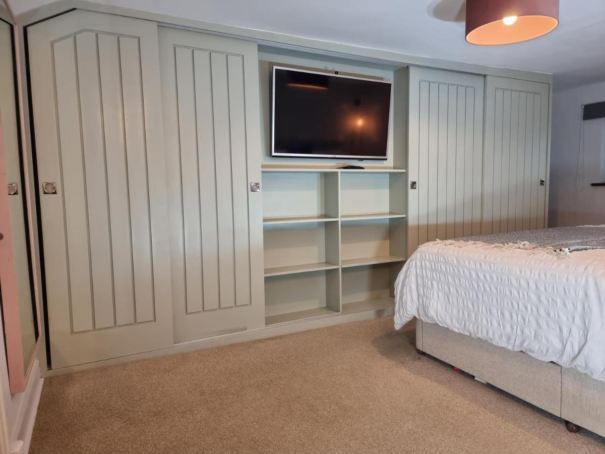 Neet Retreat - Sleeps 7 Next To Holiday home Bude