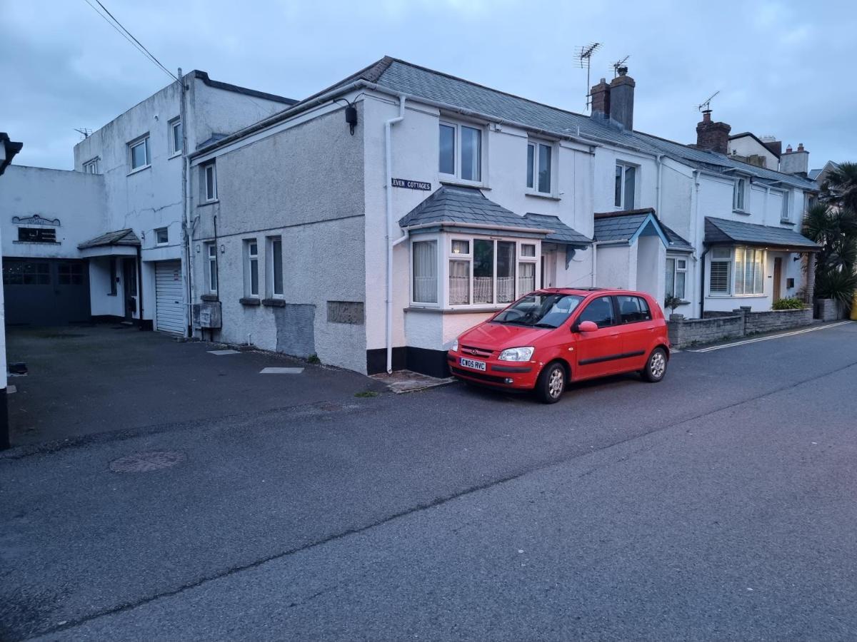 Neet Retreat - Sleeps 7 Next To *