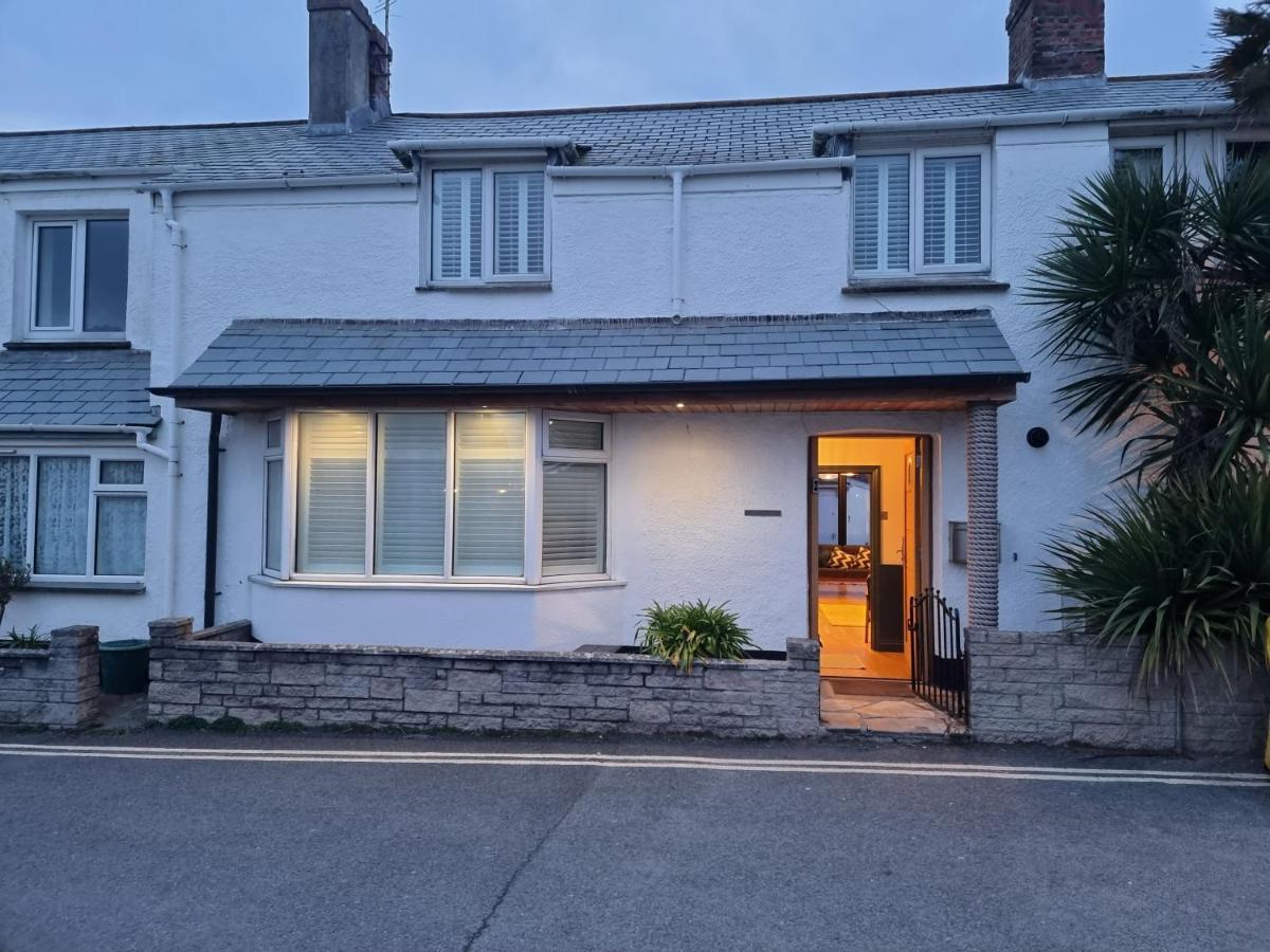 Neet Retreat - Sleeps 7 Next To Holiday home Bude